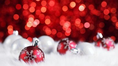 b_385_225_16777215_0_0_images_news_2016_semenivschyna_new_year_net_New_Year_wallpapers_Balls_decoration_for_New_Year_2015_088690_.jpg